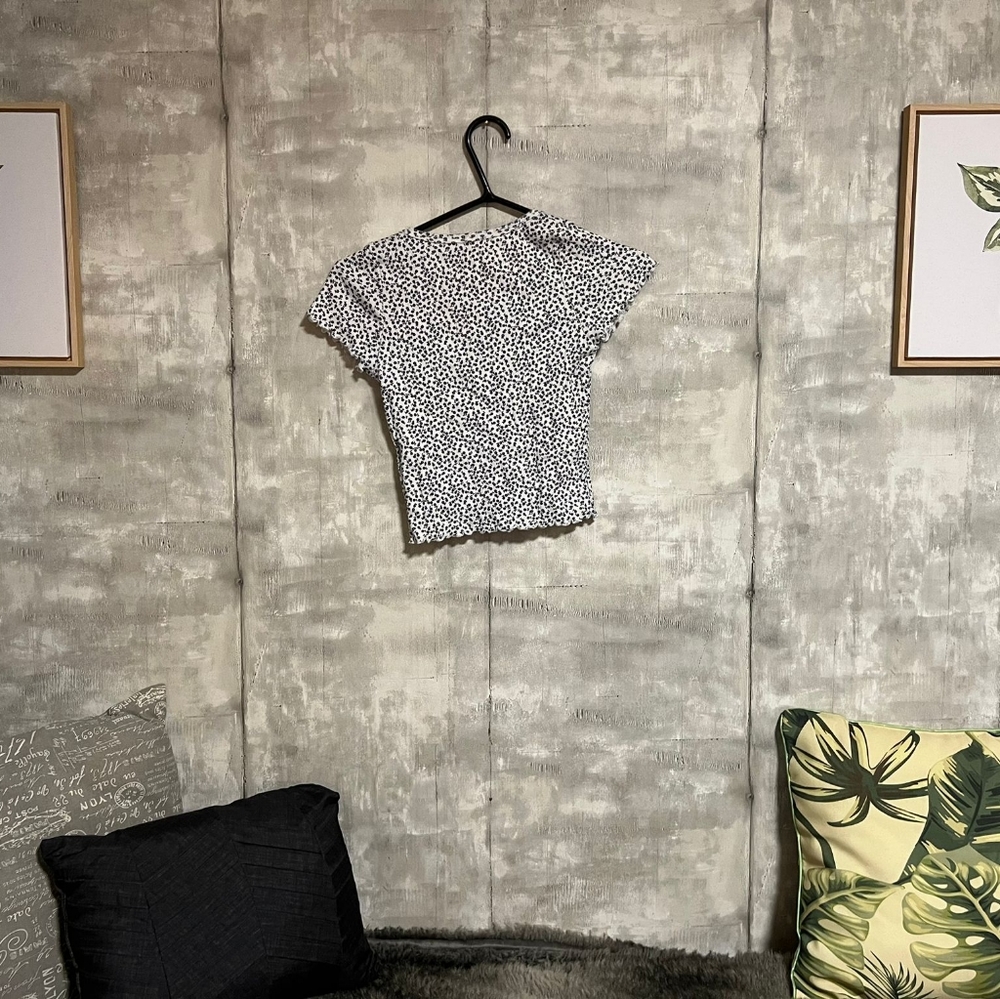 Brandy Melville shirt
